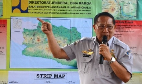 Menteri Perhubungan EE Mangindaan