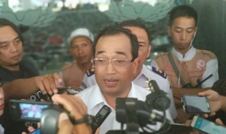 Menteri Perhubungan (Menhub) Budi Karya Sumadi memberikan pernyataan usai menjadi narasumber Dialog Nasional ke-10 Indonesia Maju di Slawi, Kabupaten Tegal, Jawa Tengah, Rabu (25/4). 