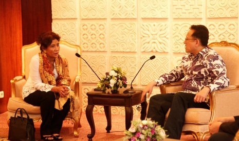 Menteri Perikanan dan Kelautan Susi Pudjiastuti bertemu dengan Ketua DPD Irman Gusman