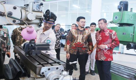 Menteri Perindustrian, Agus Gumiwang Kartasasmita. 