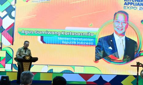 Menteri Perindustrian Agus Gumiwang Kartasasmita. 