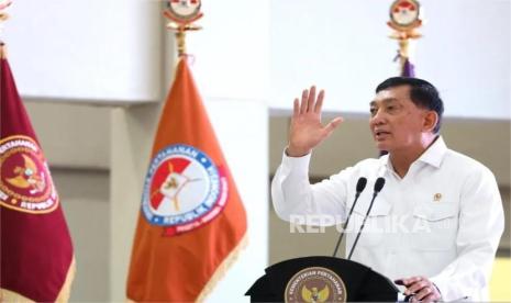 Menteri Pertahanan (Menhan) Sjafrie Sjamsoeddin. DPR resmi mengesahkan RUU TNI menjadi undang-undang.