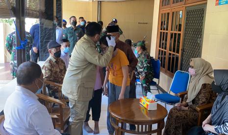 Menteri Pertahanan Prabowo Subianto mendatangi kediaman Letkol Laut (P) Heri Oktavian, M.Sc.