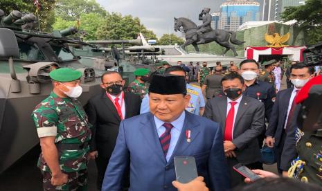 Menteri Pertahanan Prabowo Subianto saat memberikan keterangan pers usai memimpin Rapim Kemenhan Tahun 2022 di Gedung Kemenhan, Jakarta, Kamis (20/1).