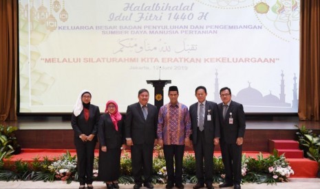 Menteri Pertanian Amran Sulaiman bersama jajarannya menghadiri halal bi halal di Jakarta