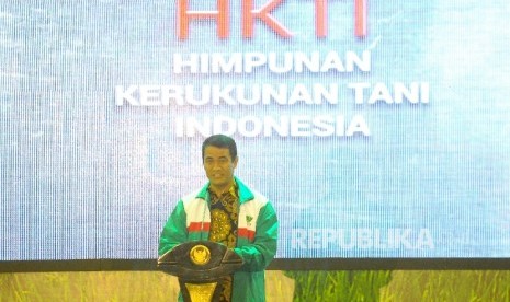 Menteri Pertanian Amran Sulaiman memberikan sambutannya dalam Rapimas kepengurusan Himpunan Kerukunan Tani Indonesia (HKTI) di Balai Kartini, Jakarta, Senin (10/4). 