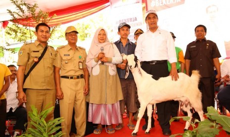 Menteri Pertanian Amran Sulaiman saat mencetuskan program Bedah Kemiskinan Rakyat Sejahtera (BEKERJA)