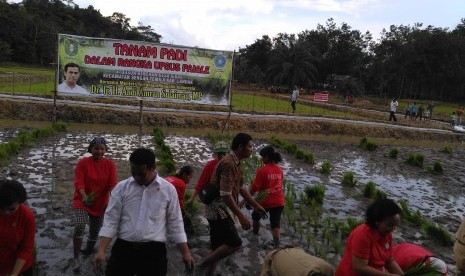 Menteri Pertanian, Andi Amran Sulaiman dalam kunjungan kerja di Kalimantan Barat, Sabtu (22/10).