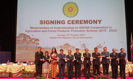 Menteri Pertanian (Mentan) Amran Sulaiman bersama delegasi Republik Indonesia menghadiri pertemuan ke-41 Menteri Pertanian dan Kehutanan se ASEAN (ASEAN Minister of Agriculture and Forestry/AMAF), di Bandar Seri Begawan, Brunei Darussalam.