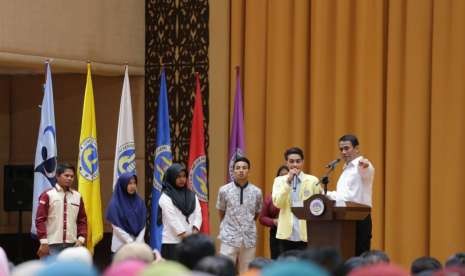 Menteri Pertanian (Mentan) Andi Amran Sulaiman memberi kuliah umum di Universitas Negeri Padang (UNP)