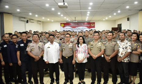 Menteri Pertanian (Mentan) Syahrul Yasin Limpo (SYL)  memberikan kuliah umum kepada mahasiswa Perguruan Tinggi  Ilmu Kepolisian(PTIK) yang terdiri dari  polisi perwira pertama dan perwira dua, Selasa (4/2).