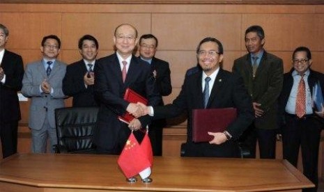 Menteri Pertanian RI Suswono dengan Menteri Administrasi Umum untuk Supervisi Kualitas, Inspeksi, dan Karantina Republik Rakyat China (RRC) Zhi Shuping bertemu di Jakarta, Rabu (22/5).