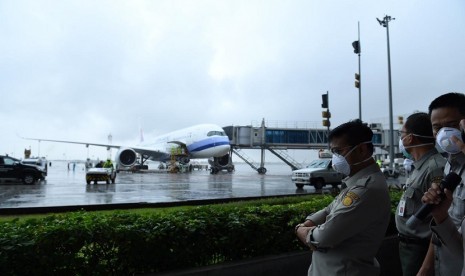 Menteri Pertanian, Syahrul Yasin Limpo melakukan inspeksi pengawasan  tindakan karantina berupa pemeriksaan pada lalu lintas hewan dan produknya di Bandara Soekarno Hatta, Senin (3/2).