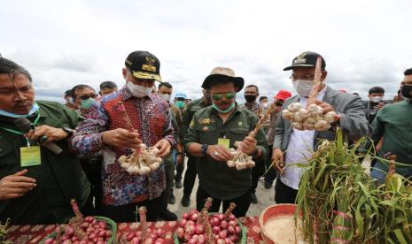 Mentan SYL Tinjau Kawasan Food Estate Humbang Hasundutan