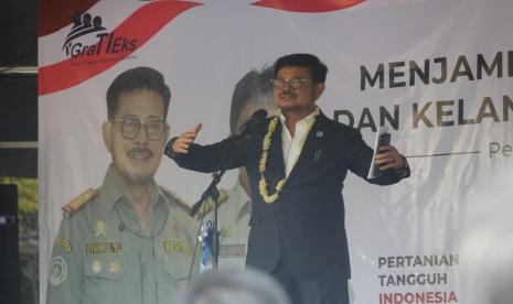 Menteri Pertanian Syahrul Yasin Limpo (Mentan SYL) melepas ekspor produk pertanian senilai Rp 25,5 miliar ke 23 Negara. Komoditas yang di ekspor di antaranya adalah sarang burung walet, bulu bebek, produk hewani dan juga tanaman pakis yang dilepas ke negara Jepang dan China.