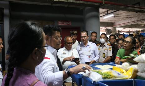 Menteri Pertanian Syahrul Yasin Limpo (Mentan SYL) memerintahkan seluruh jajaranya untuk tetap berada di lapangan melakukan pengecekan langsung kondisi dan ketersediaan beras nasional. Menteri Pertanian (Mentan) Syahrul Yasin Limpo memastikan ketersediaan stok dan pasokan beras di Bali pada awal 2023 masih mencukupi menjelang puncak musim panen raya pada bulan Maret-April mendatang.