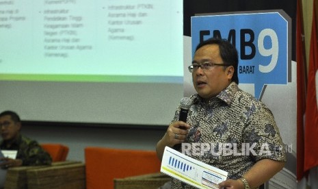 Menteri PPN/Kepala Bappenas Bambang Brodjonegoro menjelaskan paparannya saat acara diskusi Forum Merdeka Barat Sembilan di gedung Kemkoinfo, Jakarta, Sabtu (5/8).