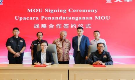 Menteri PUPR Basuki Hadimuljono menghadiri penandatanganan memorandum of understanding (MoU) antara PT Brantas Abipraya dengan Zhejiang Dafeng Industries di Hangzhou, China, Selasa (26/9/2023). 