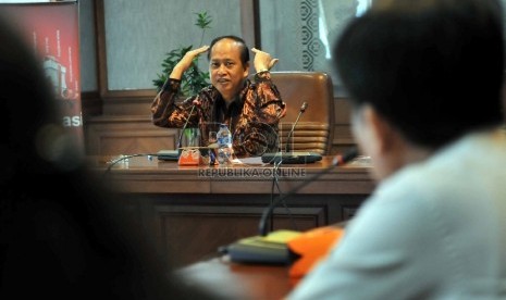  Menteri Riset, Teknologi, dan Pendidikan Tinggi (Menristek Dikti) Mohamad Nasir saat diskusi kick-Off Hari Kebangkitan Teknologi Nasional (Hakteknas 20) di gedung BPPT, Jakarta, Kamis (26/3).