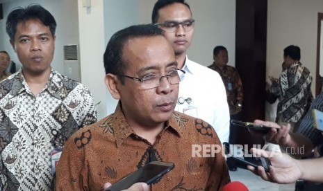 Menteri Sekreteris Negara Pratikno memberikan keterangan pers terkait usulan Plt Gubernur dari Kememdagri, di kantornya, Senim (29/1). 