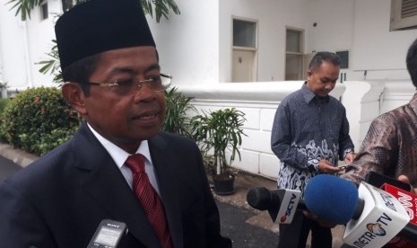 Menteri Sosial Idrus Marham memberika  keterangan pers usai pelantikannya di Istana Negara, Rabu (17/1). 