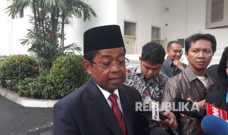 Menteri Sosial Idrus Marham memberika  keterangan pers usai pelantikannya di Istana Negara, Rabu (17/1).