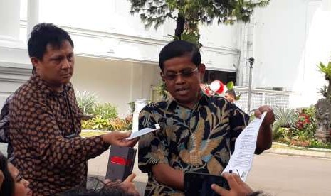 Social Affairs Minister Idrus Marham visits State Palace, Jakarta, on Friday.