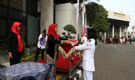 Menteri Sosial Khofifah Indar Parawansa kala memimpin Perayaan Kemerdekaan, Kamis (17/8)