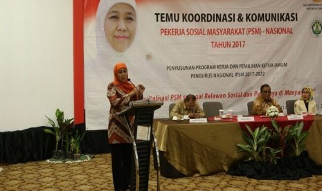 Menteri Sosial Khofifah Indar Parawansa ketika membuka Temu Koordinasi dan Komunikasi PSM Nasional