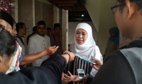 Menteri Sosial Khofifah Indar Parawansa saat menghadiri acara Dzikir Nasional Republika 2016 di Masjid At-Tin, Jakarta, Sabtu (31/12)