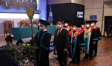  Menteri Sosial RI Juliari P Batubara mengapresiasi kegiatan Wisuda Magister dan Sarjana ke-54 tahun 2020 Politeknik Kesejahteraan Sosial (Poltekesos) Bandung dengan tema Green Social Work yang digelar daring dan luring.