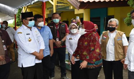 Menteri Sosial RI, Tri Rismaharini. melanjutkan rangkaian kegiatan di Kalimantan Selatan dengan mengunjungi panti penyandang disabilitas sosial dan sejumlah instansi di bawah naungan Kemensos.