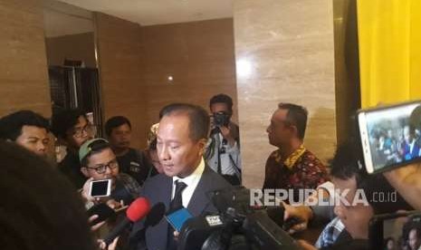 Menteri Sosial yang baru dilantik Agus Gumiwang Kartasasmita saat ditemui di Kantor DPP Golkar, Slipi, Jakarta, Jumat (24/8).