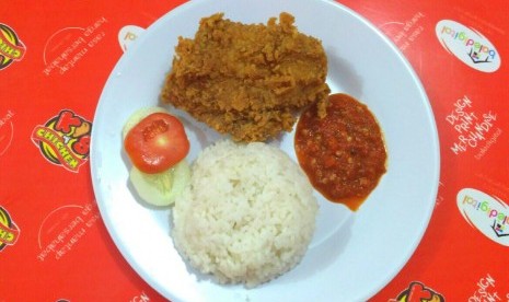 Menu andalan KIS Chicken Lombok, NTB.