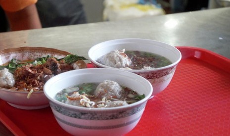 Menu bakso dan mie ayam di Bakso Mang Oedin, Jeddah, Arab Saudi