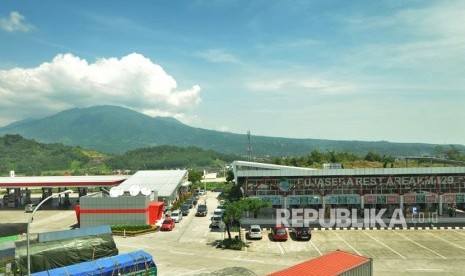 Menyambut arus mudik dan arus balik Idul Fitri 1440 Hijriyah, berbagai fasilitas pendukung yang ada di ruas tol Trans Jawa segmen Semarang- Salatiga terus dikebut. 