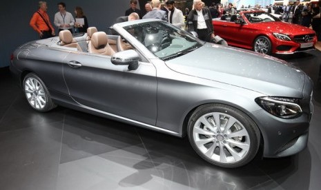 Mercedes-Benz C-Class yang dipamerkan di Jenewa Motor Show.