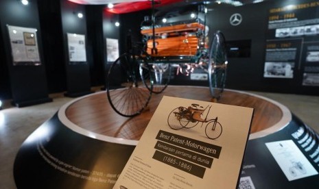 Mercy donasikan replika Benz Patent-Motorwagen ke Museum Nasional.