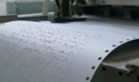  MUI Apresiasi ITMI Berantas Buta Huruf Alquran Braille. Foto: Mesin pencetak Alquran braile