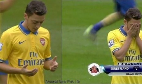 Mesut Oezil tetap konsisten berdoa di Arsenal.