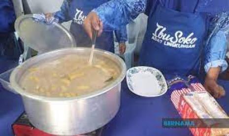 Mi loka adalah sejenis bubur manis melayu dengan pisang yang dicampur dengan sejenis mi yang dikenal dengan mi siput. Mi loka merupakan hidangan terfavorit di kalangan masyarakat Adat Pepatih, terutama selama bulan Ramadhan.