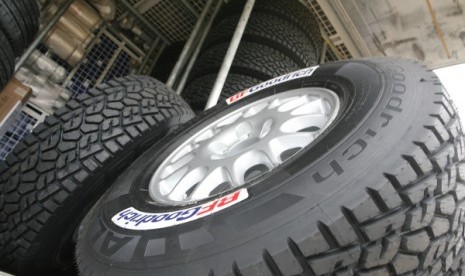 Michelin BFGoodrich. Michelin Indonesia mengumumkan pihaknya menghentikan sepenuhnya ekspor ban mobil penumpang merek Achilles pada tahun ini serta akan tetap memproduksi dan menjual ban mobil penumpang itu untuk pasar domestik. Produsen ban itu menambahkan bahwa pada saat yang sama pihaknya juga meningkatkan volume produksi ban mobil penumpang merek BFGoodrich dan Uniroyal yang diharapkan turut meningkatkan kontribusi ekspor pada sektor ini.