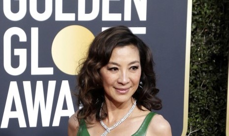 Aktris Michelle Yeoh yang keturunan China berkebangsaan Malaysia. Namanya turut disebut-sebut dalam daftar selebritas yang tidak mendukung kebijakan One China.   