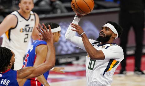 Mike Conley mengemas 22 poin, enam assist dan lima rebound untuk Jazz saat mengalahkan Pistons.