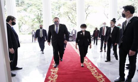 Mike Pompeo dan Retno Marsudi melakukan pertemuan bilateral di Jakarta, Kamis (29/10).