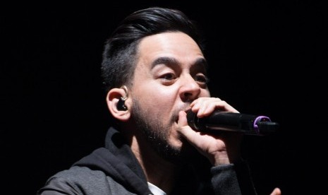 Mike Shinoda.