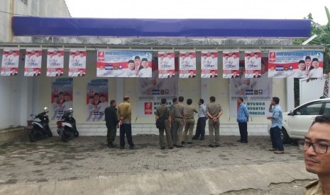 Minimarket milik politisi PAN Deni Sagara di Kota Tasikmalaya disegel mulai Selasa, (17/1).