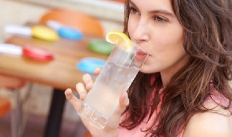 Minum air sebelum tidur sangat dianjurkan