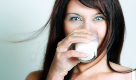 Minum susu bisa cegah osteoporosis pada perempuan