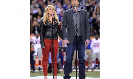 Miranda Lambert (kiri) dan Blake Shelton (kanan) 